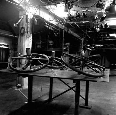 "Oscillating Rings" at Palais Xtra- Zurich